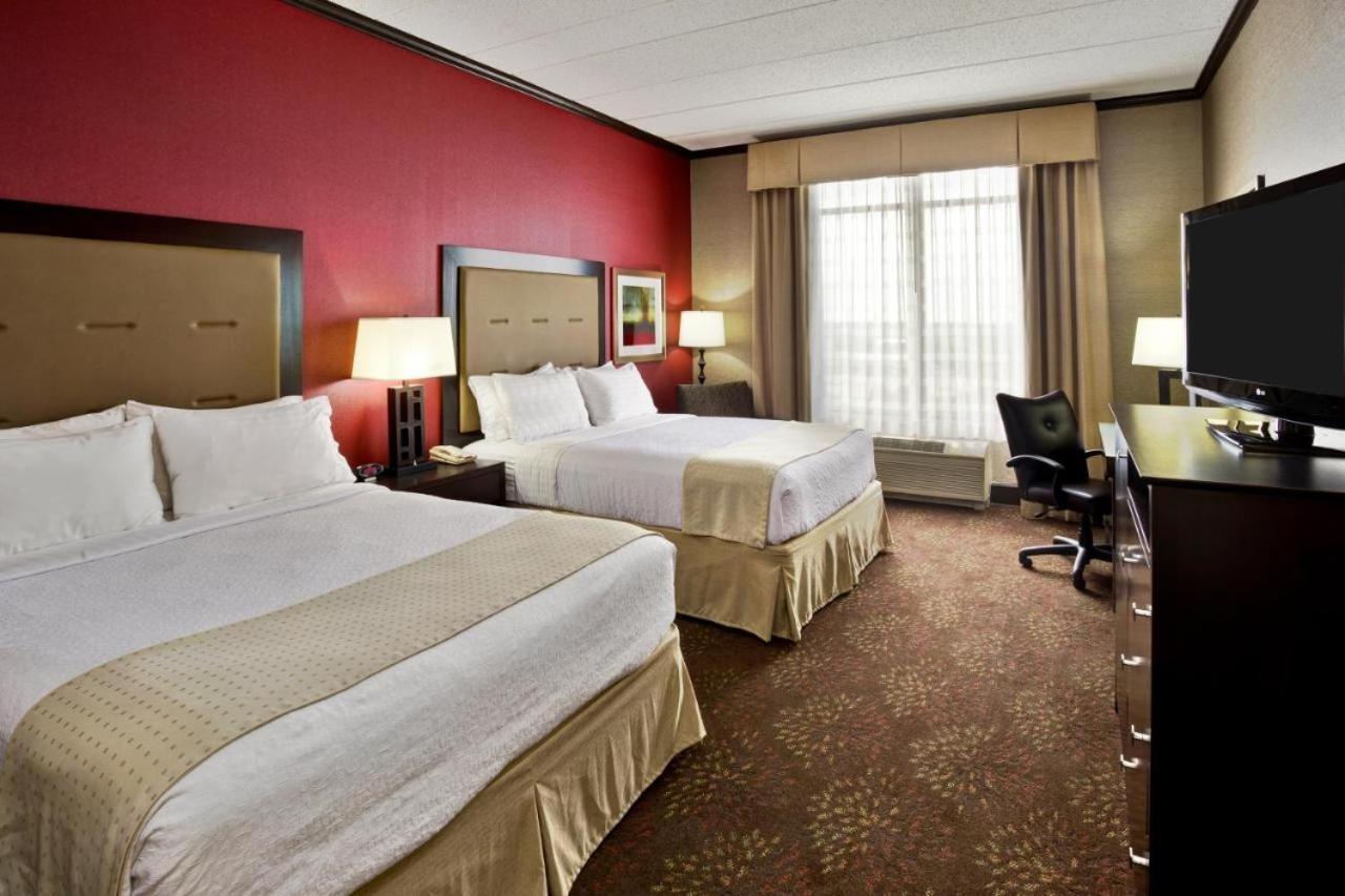 Holiday & Chicago Northwest - By Ihg Hotel
