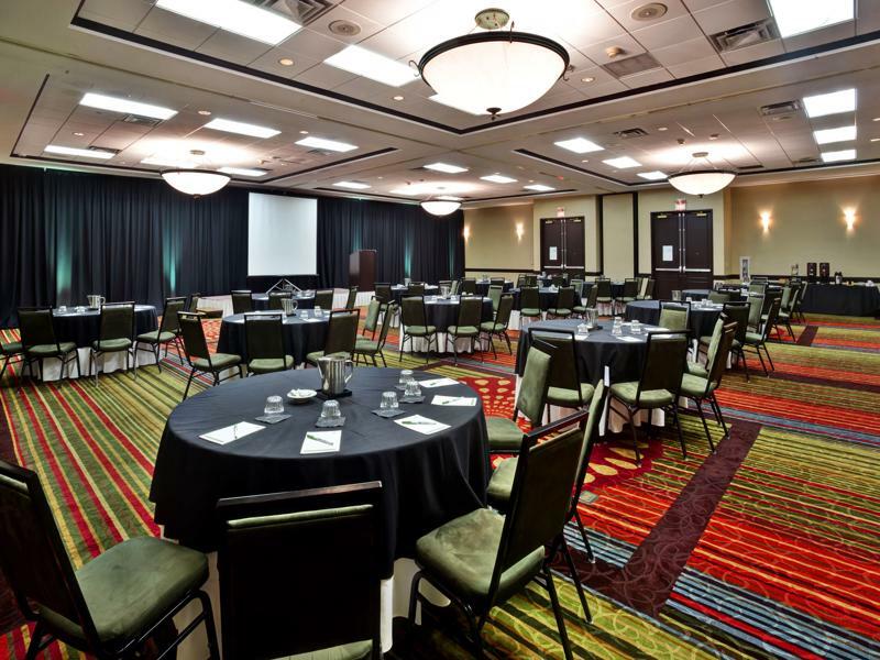 Holiday & Chicago Northwest - By Ihg Hotel Elgin